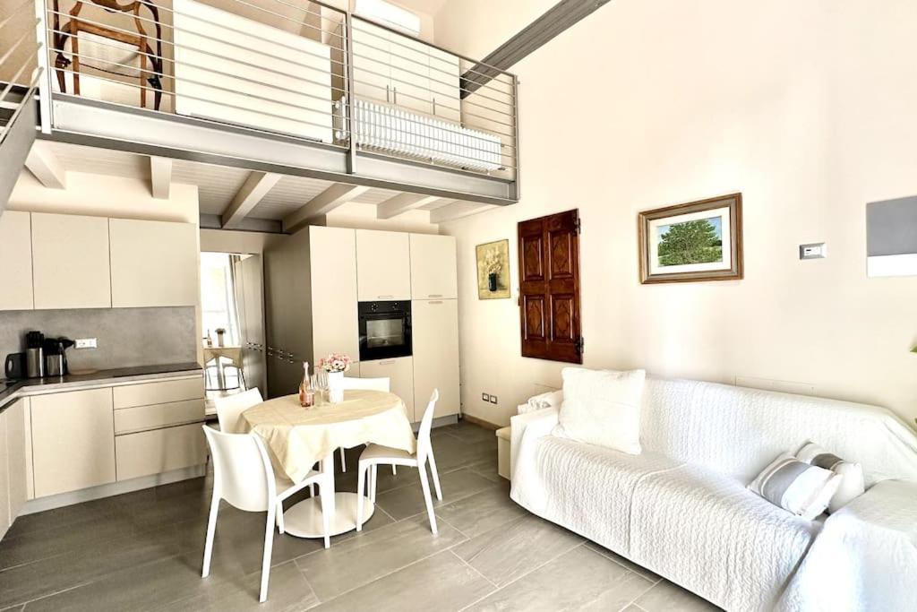 Duomo Modern Loft 100Mt From Duomo And Lake Como Zewnętrze zdjęcie
